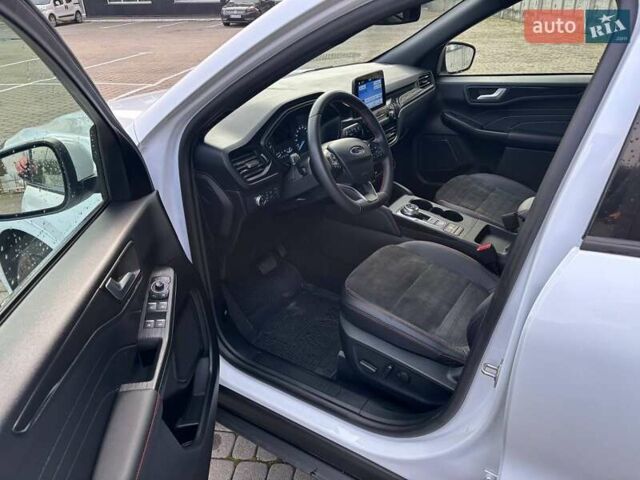 Белый Форд Куга, объемом двигателя 1.5 л и пробегом 31 тыс. км за 24200 $, фото 9 на Automoto.ua