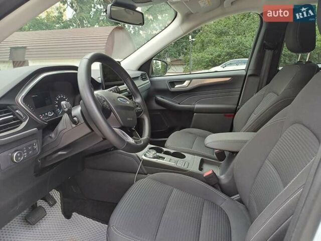 Белый Форд Куга, объемом двигателя 2 л и пробегом 24 тыс. км за 29000 $, фото 9 на Automoto.ua