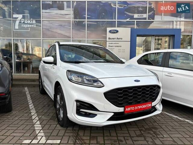 Белый Форд Куга, объемом двигателя 1.5 л и пробегом 31 тыс. км за 24200 $, фото 24 на Automoto.ua