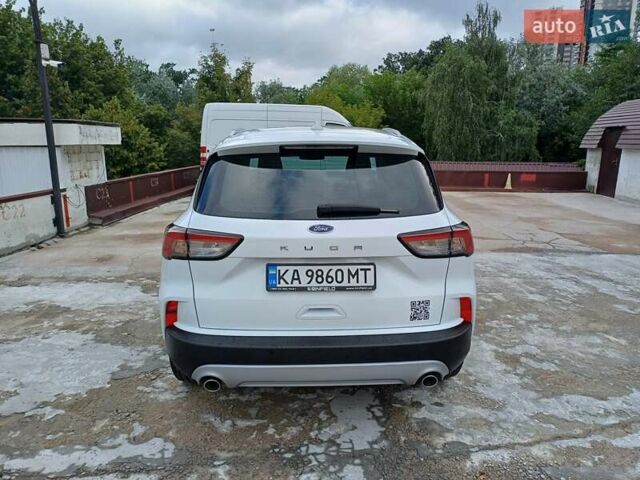 Белый Форд Куга, объемом двигателя 2 л и пробегом 24 тыс. км за 29000 $, фото 5 на Automoto.ua
