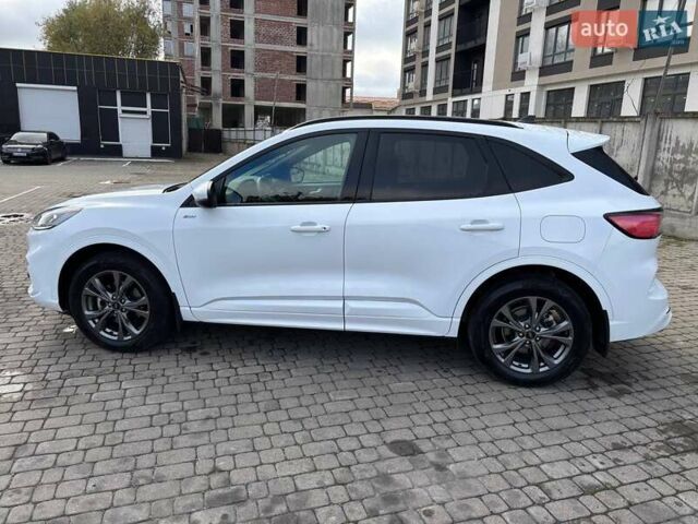 Белый Форд Куга, объемом двигателя 1.5 л и пробегом 31 тыс. км за 24200 $, фото 8 на Automoto.ua