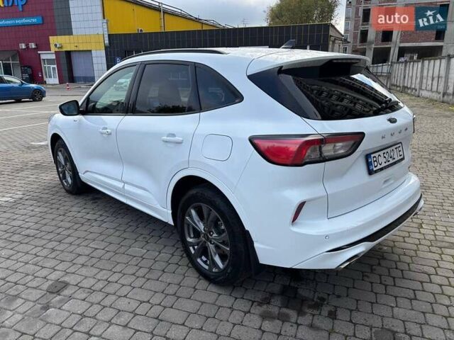 Белый Форд Куга, объемом двигателя 1.5 л и пробегом 31 тыс. км за 24200 $, фото 7 на Automoto.ua