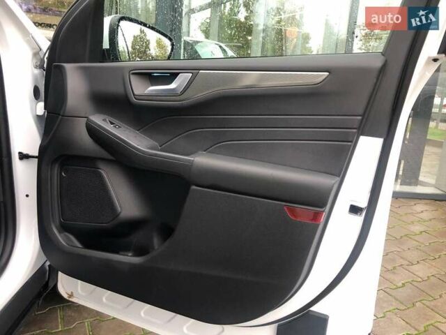 Белый Форд Куга, объемом двигателя 1.5 л и пробегом 6 тыс. км за 25500 $, фото 15 на Automoto.ua