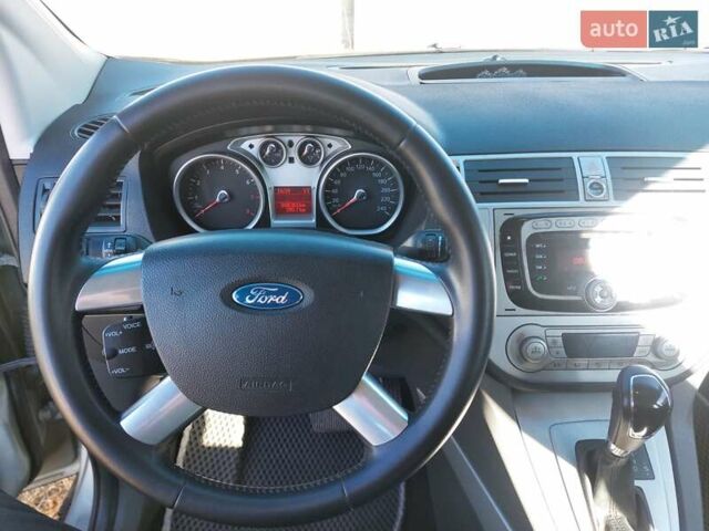 Форд Куга 2010 у Рівному на Automoto.ua Бежевий Форд Куга, об'ємом двигуна 2.52 л та пробігом 94 тис. км за 9900 $, фото 8 на Automoto.ua