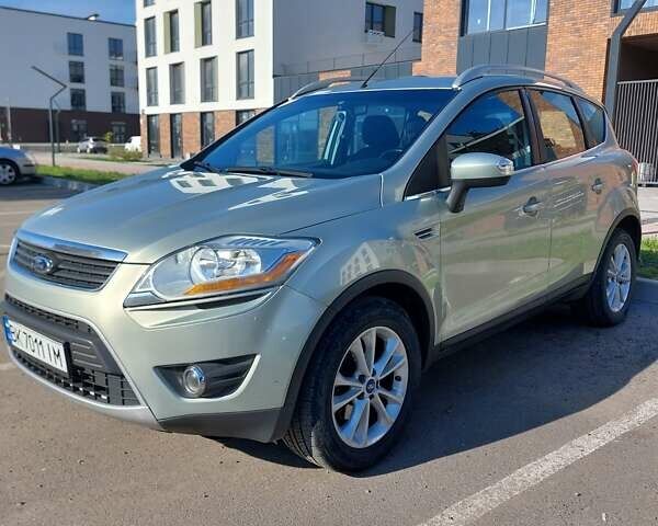 Форд Куга 2010 у Рівному на Automoto.ua Бежевий Форд Куга, об'ємом двигуна 2.52 л та пробігом 94 тис. км за 9900 $, фото 1 на Automoto.ua