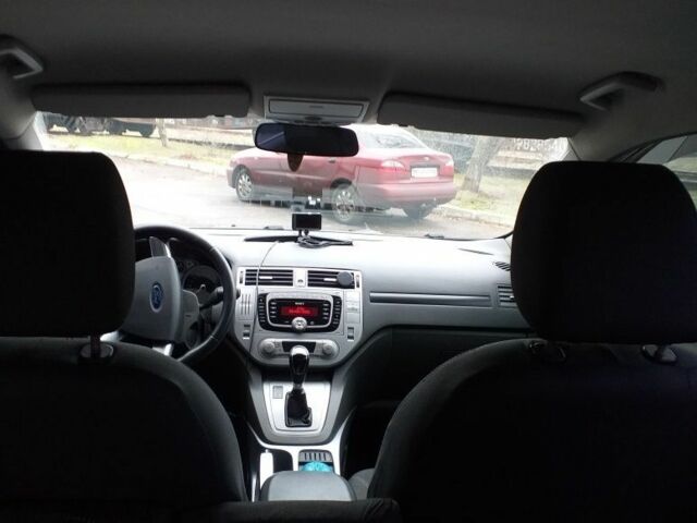 Форд Куга 2012 в Кременчуге на Automoto.ua Бежевый Форд Куга, объемом двигателя 2 л и пробегом 295 тыс. км за 11652 $, фото 4 на Automoto.ua