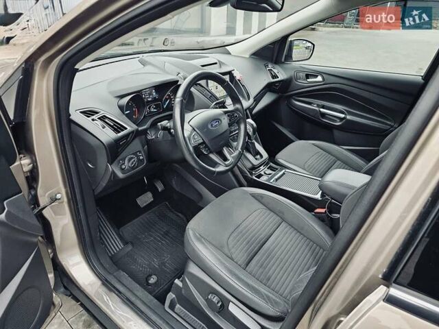 Бежевий Форд Куга, об'ємом двигуна 1.5 л та пробігом 142 тис. км за 18200 $, фото 9 на Automoto.ua
