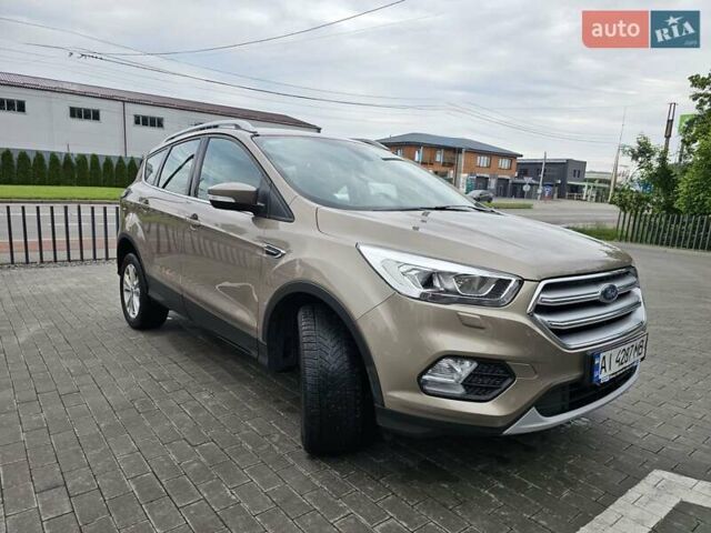 Бежевий Форд Куга, об'ємом двигуна 1.5 л та пробігом 142 тис. км за 18200 $, фото 2 на Automoto.ua
