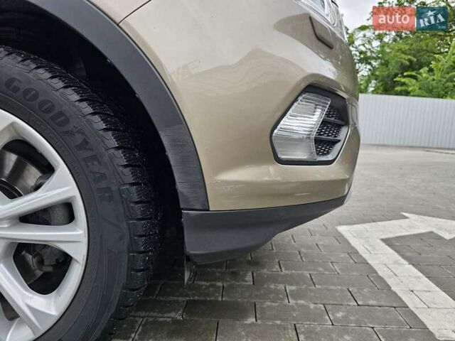 Бежевий Форд Куга, об'ємом двигуна 1.5 л та пробігом 142 тис. км за 18200 $, фото 14 на Automoto.ua