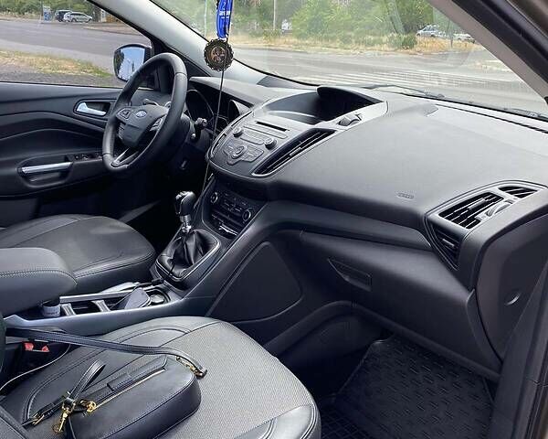 Бежевый Форд Куга, объемом двигателя 1.5 л и пробегом 72 тыс. км за 20300 $, фото 8 на Automoto.ua