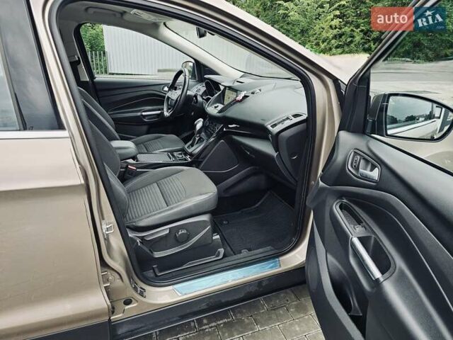 Бежевий Форд Куга, об'ємом двигуна 1.5 л та пробігом 142 тис. км за 18200 $, фото 12 на Automoto.ua