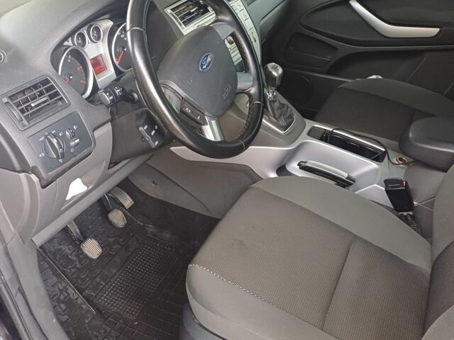 Черный Форд Куга, объемом двигателя 2 л и пробегом 259 тыс. км за 10600 $, фото 18 на Automoto.ua