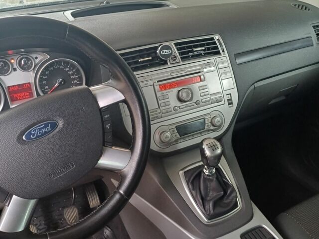 Черный Форд Куга, объемом двигателя 2 л и пробегом 259 тыс. км за 10600 $, фото 17 на Automoto.ua