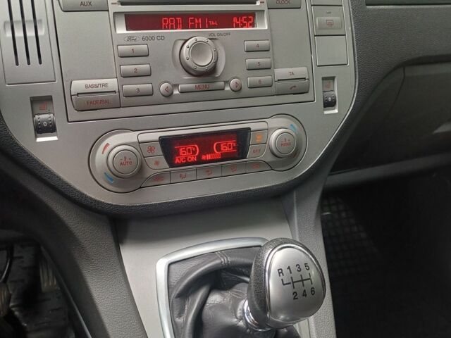 Черный Форд Куга, объемом двигателя 2 л и пробегом 259 тыс. км за 10600 $, фото 12 на Automoto.ua