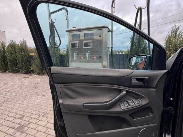 Черный Форд Куга, объемом двигателя 2 л и пробегом 406 тыс. км за 9900 $, фото 9 на Automoto.ua