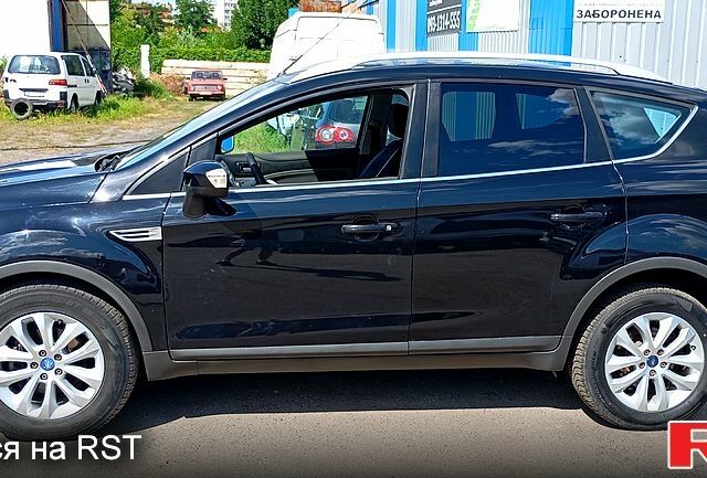 Черный Форд Куга, объемом двигателя 2 л и пробегом 290 тыс. км за 5500 $, фото 1 на Automoto.ua