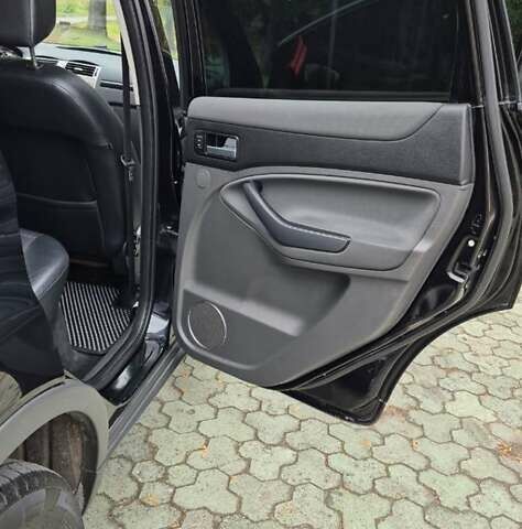 Черный Форд Куга, объемом двигателя 2 л и пробегом 329 тыс. км за 10200 $, фото 8 на Automoto.ua