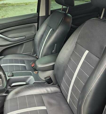 Черный Форд Куга, объемом двигателя 2 л и пробегом 329 тыс. км за 10200 $, фото 18 на Automoto.ua