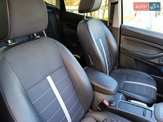 Черный Форд Куга, объемом двигателя 2 л и пробегом 280 тыс. км за 10300 $, фото 7 на Automoto.ua