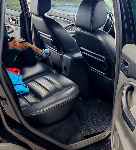 Черный Форд Куга, объемом двигателя 2.5 л и пробегом 223 тыс. км за 10700 $, фото 7 на Automoto.ua