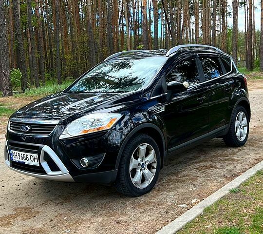 Форд Куга 2010 в Киеве на Automoto.ua Черный Форд Куга, объемом двигателя 2 л и пробегом 204 тыс. км за 10300 $, фото 1 на Automoto.ua