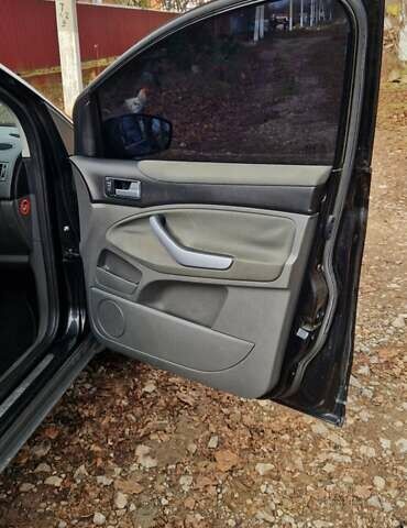 Чорний Форд Куга, об'ємом двигуна 2 л та пробігом 169 тис. км за 10300 $, фото 4 на Automoto.ua