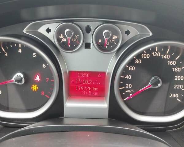 Черный Форд Куга, объемом двигателя 2.5 л и пробегом 180 тыс. км за 10200 $, фото 9 на Automoto.ua