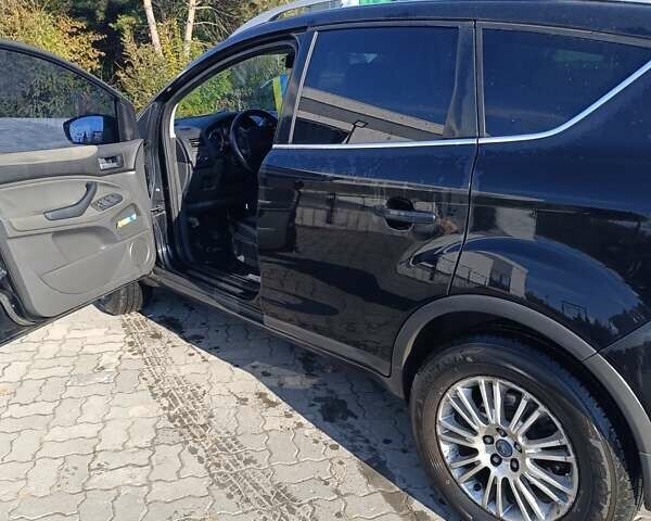 Форд Куга 2010 у Львові на Automoto.ua Чорний Форд Куга, об'ємом двигуна 2 л та пробігом 282 тис. км за 10399 $, фото 7 на Automoto.ua