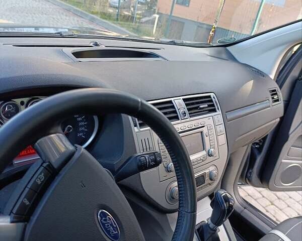 Черный Форд Куга, объемом двигателя 2 л и пробегом 280 тыс. км за 10300 $, фото 12 на Automoto.ua