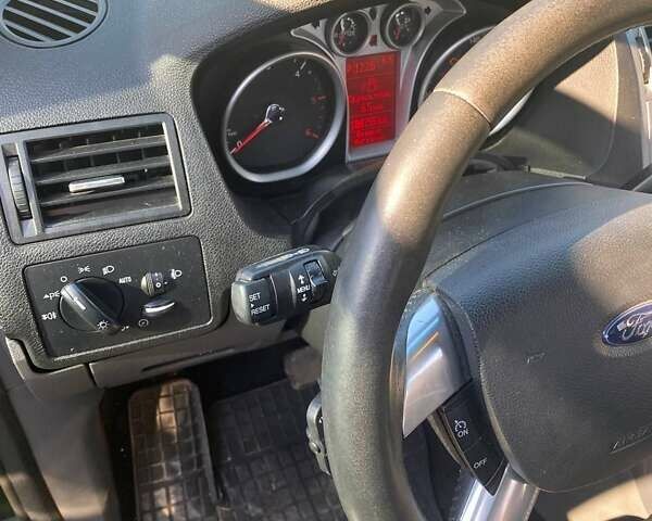 Черный Форд Куга, объемом двигателя 2 л и пробегом 191 тыс. км за 11500 $, фото 2 на Automoto.ua