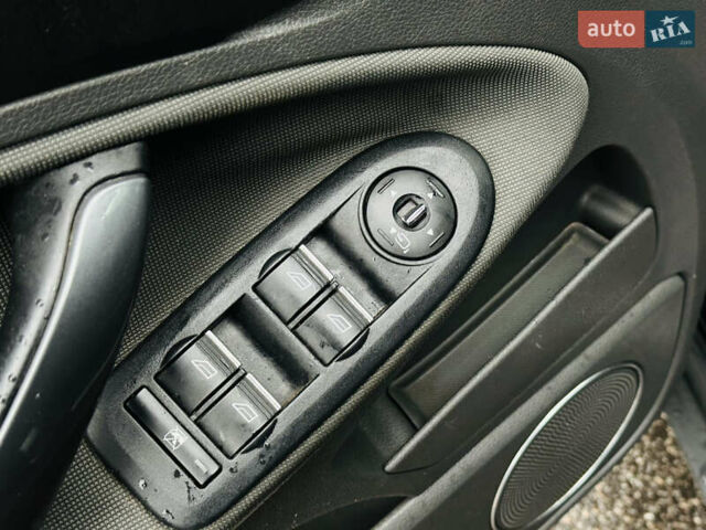 Чорний Форд Куга, об'ємом двигуна 2.52 л та пробігом 225 тис. км за 8900 $, фото 24 на Automoto.ua