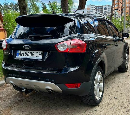 Форд Куга 2010 в Киеве на Automoto.ua Черный Форд Куга, объемом двигателя 2 л и пробегом 204 тыс. км за 10300 $, фото 2 на Automoto.ua