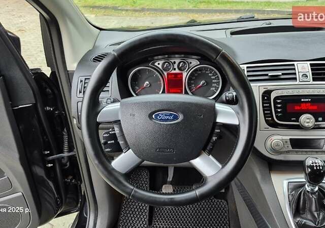 Черный Форд Куга, объемом двигателя 2 л и пробегом 329 тыс. км за 10200 $, фото 17 на Automoto.ua