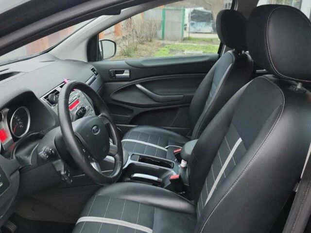 Черный Форд Куга, объемом двигателя 2 л и пробегом 30 тыс. км за 7000 $, фото 5 на Automoto.ua