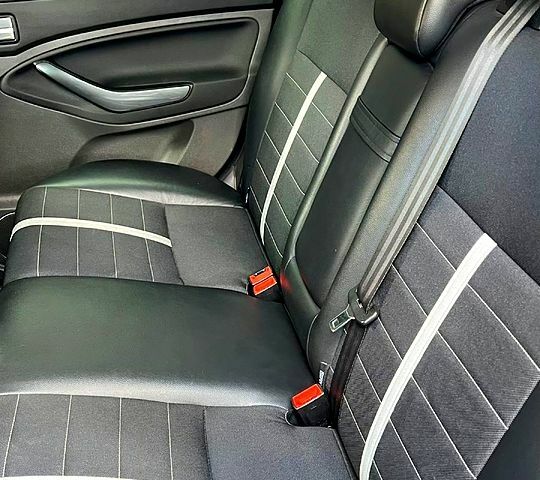 Форд Куга 2010 в Киеве на Automoto.ua Черный Форд Куга, объемом двигателя 2 л и пробегом 204 тыс. км за 10300 $, фото 5 на Automoto.ua