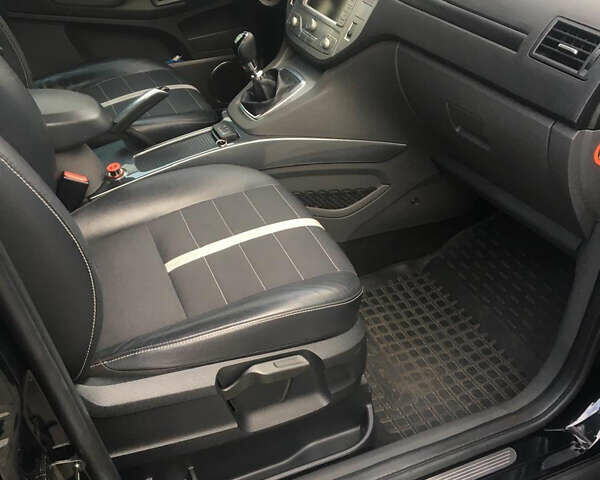 Черный Форд Куга, объемом двигателя 2 л и пробегом 190 тыс. км за 11500 $, фото 7 на Automoto.ua