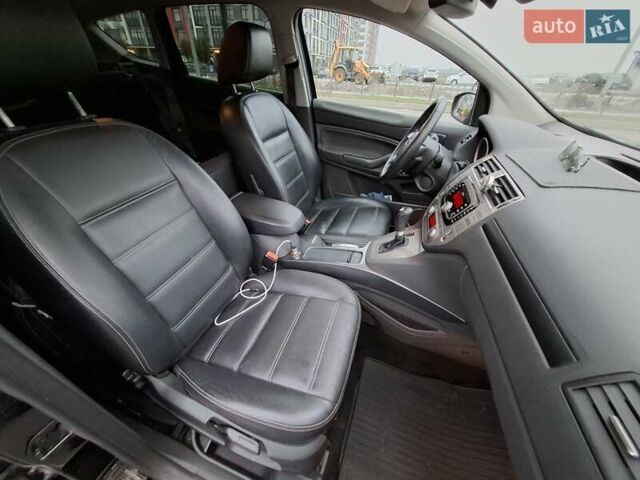 Чорний Форд Куга, об'ємом двигуна 2 л та пробігом 128 тис. км за 12999 $, фото 52 на Automoto.ua