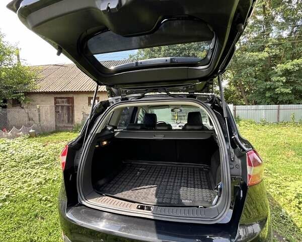 Черный Форд Куга, объемом двигателя 2 л и пробегом 270 тыс. км за 9500 $, фото 18 на Automoto.ua