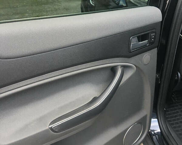 Черный Форд Куга, объемом двигателя 2 л и пробегом 190 тыс. км за 11500 $, фото 10 на Automoto.ua