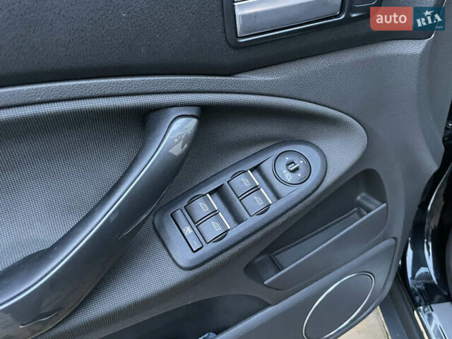 Черный Форд Куга, объемом двигателя 2.5 л и пробегом 216 тыс. км за 10500 $, фото 48 на Automoto.ua