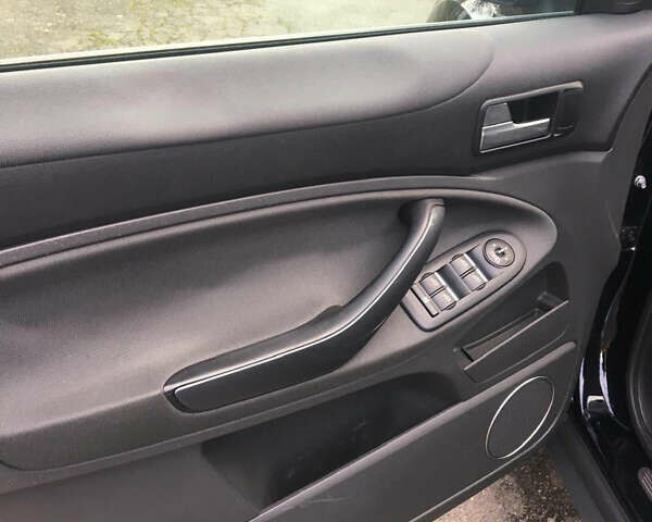 Черный Форд Куга, объемом двигателя 2 л и пробегом 190 тыс. км за 11500 $, фото 4 на Automoto.ua