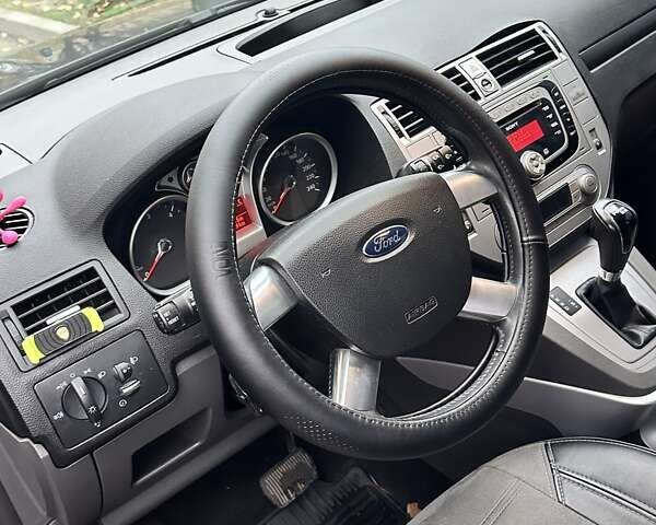 Чорний Форд Куга, об'ємом двигуна 2 л та пробігом 198 тис. км за 12500 $, фото 5 на Automoto.ua