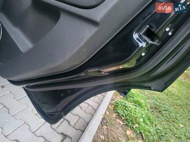 Черный Форд Куга, объемом двигателя 2 л и пробегом 291 тыс. км за 10500 $, фото 88 на Automoto.ua
