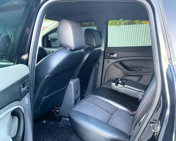 Черный Форд Куга, объемом двигателя 2 л и пробегом 190 тыс. км за 10700 $, фото 7 на Automoto.ua