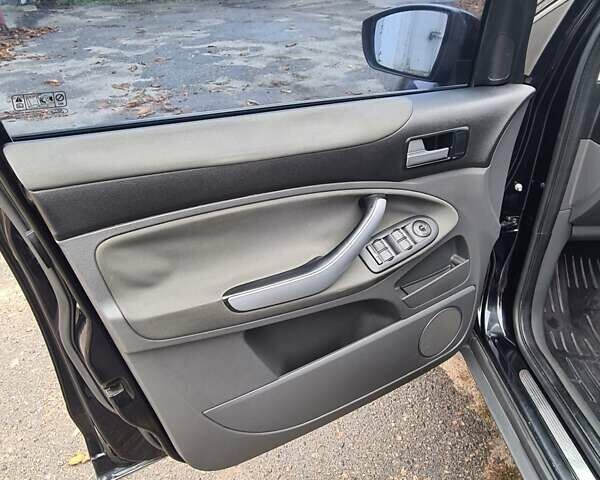 Чорний Форд Куга, об'ємом двигуна 2.5 л та пробігом 256 тис. км за 11999 $, фото 34 на Automoto.ua