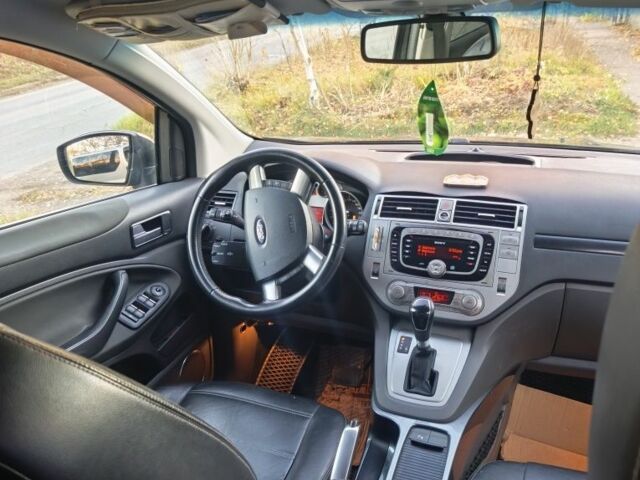 Черный Форд Куга, объемом двигателя 2.5 л и пробегом 210 тыс. км за 9800 $, фото 4 на Automoto.ua