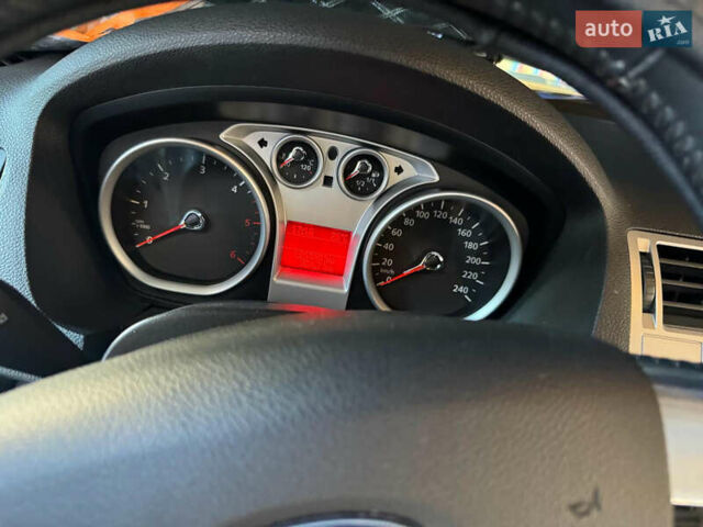 Черный Форд Куга, объемом двигателя 2 л и пробегом 220 тыс. км за 9700 $, фото 7 на Automoto.ua