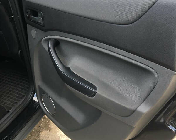 Черный Форд Куга, объемом двигателя 2 л и пробегом 190 тыс. км за 11500 $, фото 12 на Automoto.ua