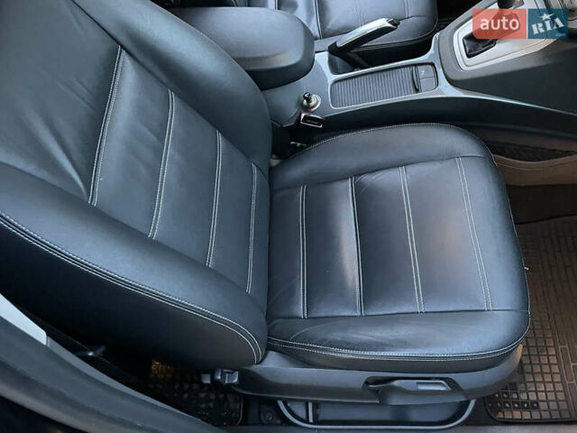 Черный Форд Куга, объемом двигателя 2.5 л и пробегом 216 тыс. км за 10500 $, фото 36 на Automoto.ua