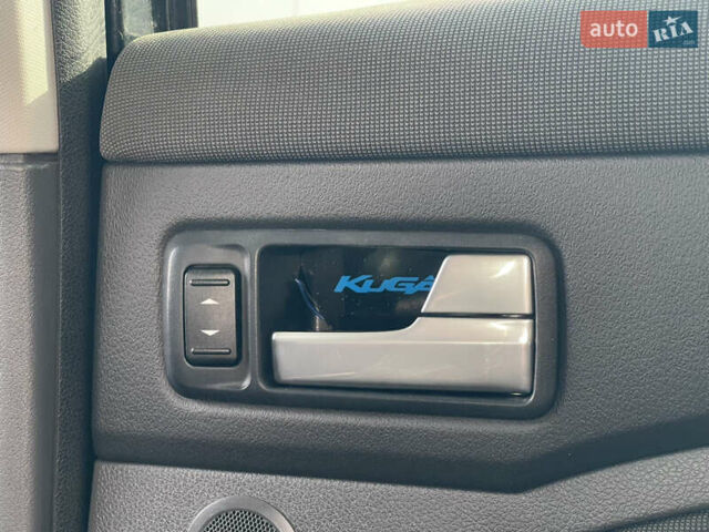 Черный Форд Куга, объемом двигателя 2 л и пробегом 224 тыс. км за 11300 $, фото 26 на Automoto.ua